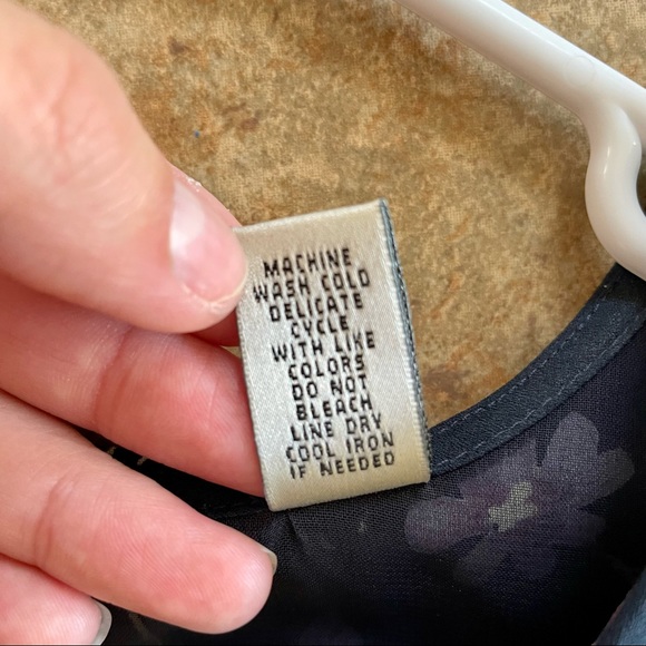 ✨SOLD✨Amanda Smith Semi-Sheer Floral Dress Size Medium - Picture 9 of 9